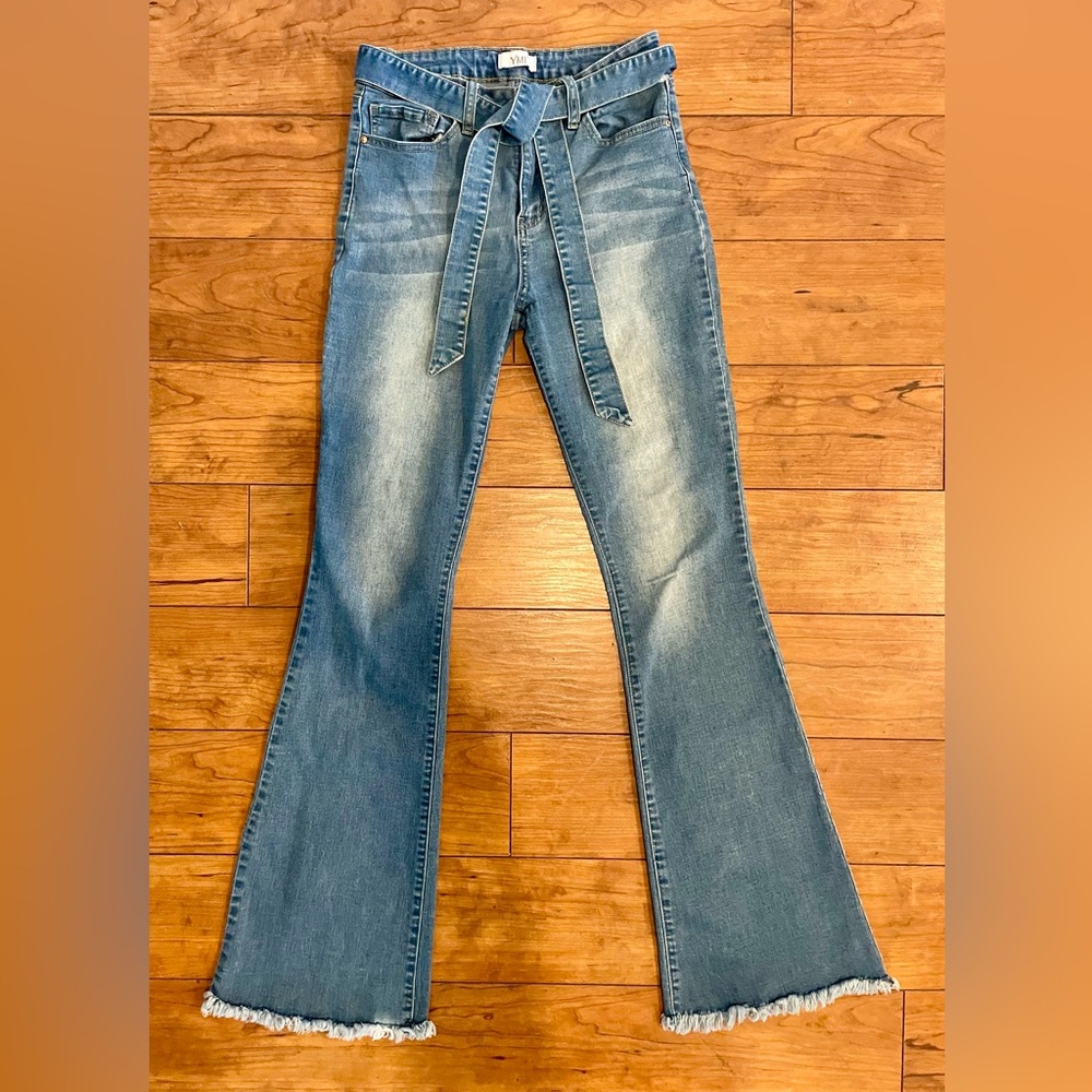YMI Denim Tie Belt Med Wash Jeans Women's Size 9 Super Flare Hippie
Bell Bottom